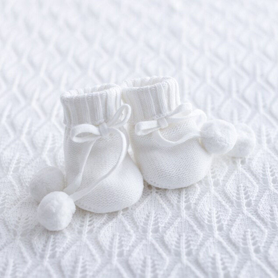 Y-Z Custom Design Unisex Baby Booties Breathable Cotton Knitted Soft Shoes with Pom Pom Cute Newborn Booties Pack of 200 Pairs