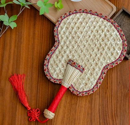 Y-Z Handmade Woven Palm-leaf Reed Cattail Leaf Fan Portable Tassel Summer Farmhouse Hand Fan