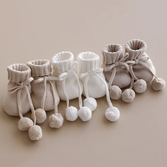 Y-Z Custom Design Unisex Baby Booties Breathable Cotton Knitted Soft Shoes with Pom Pom Cute Newborn Booties Pack of 200 Pairs